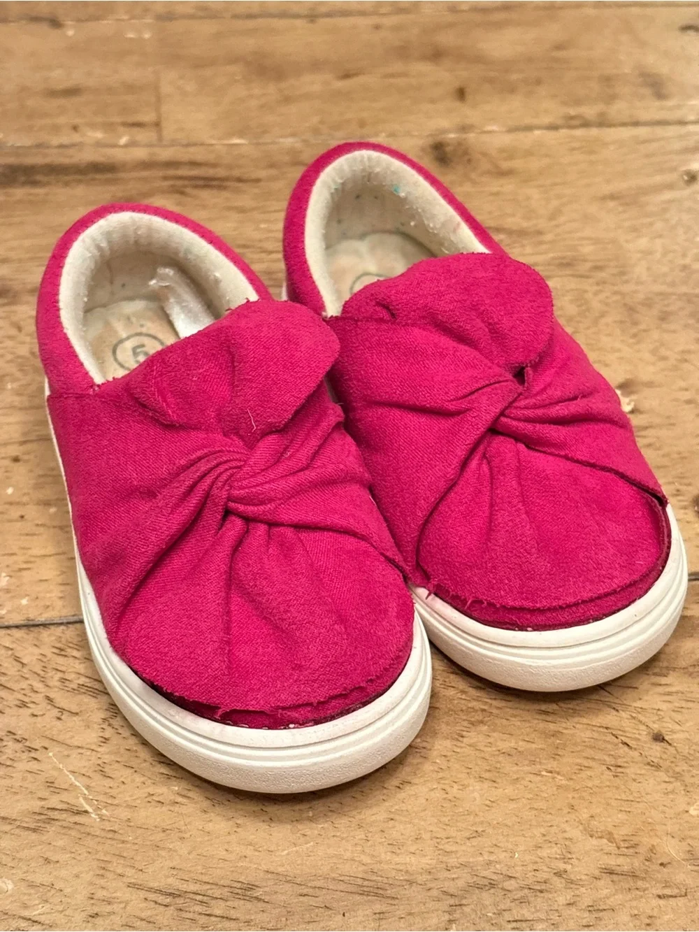 Fuchsia Slip-On Knot-Front Sneakers by Cat & Jack size toddler 5